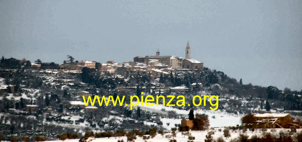 Pienza sotto la neve